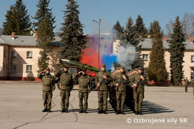 Slávnostné vyradenie základného vojenského výcviku - AVÍZO