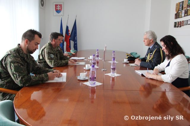 Brigádny generál Joch prijal nastupujúceho pridelenca obrany Veľkej Británie