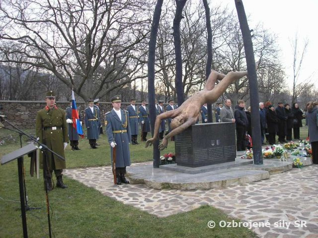 Pietny akt pri príležitosti výročia leteckej tragédie v obci Hejce - avízo