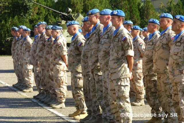 Veliteľ Spoločných síl Maďarska odmenil slovenských vojakov