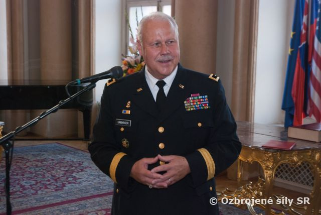 Americký generálmajor sa stal čestným občanom Bratislavy
