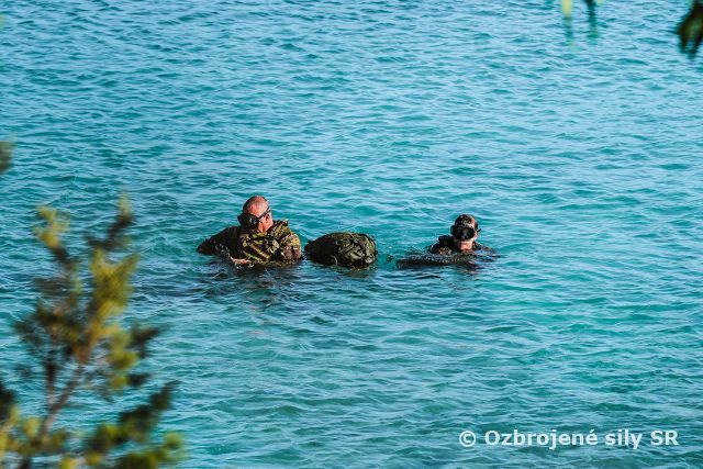 Rozšírenie zručností žilinských potápačov