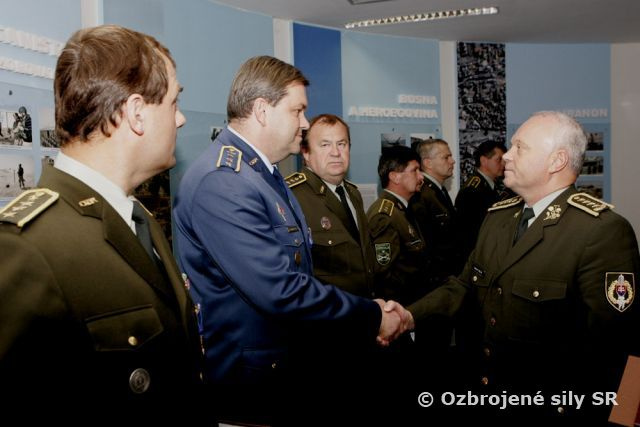 Generál Bulík ocenil plukovníkov