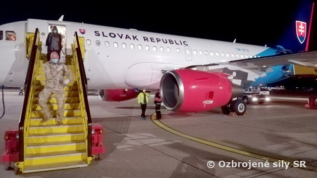 Slovenskí vojaci sa vrátili z operácie v Afganistane, rezort obrany zabezpečil návrat na Slovensko aj jednej civilistke