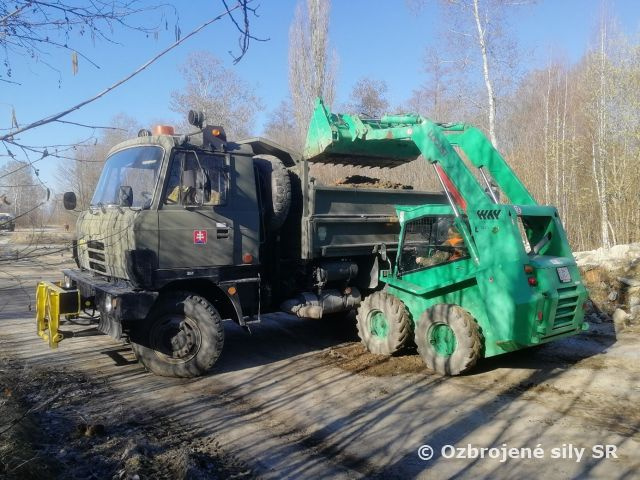 Kurz obslúh nakladacích a vykladacích strojov šmykom riadených