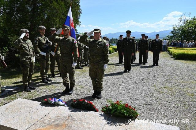Pietny akt kladenia vencov pri príležitosti 79. výročia víťazstva nad fašizmom