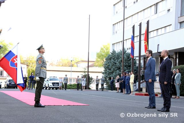 Jednotky VePBA vzdali úplné vojenské pocty ministrovi obrany Čiernej hory