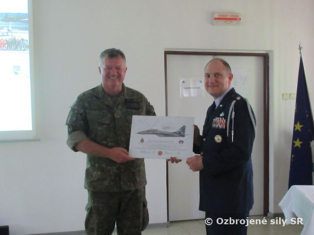Návšteva nového amerického leteckého pridelenca v 81. krídle Sliač