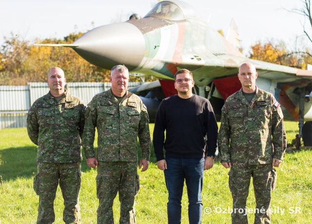 Návšteva I. štátneho tajomníka MO SR v priestoroch 81. krídla Sliač