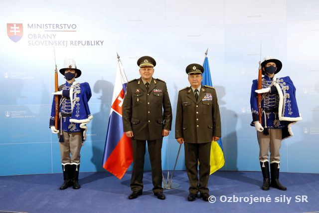 Ukrajinský náčelník generálneho štábu pricestoval na Slovensko