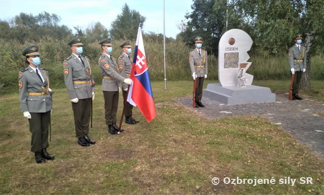 Odhalenie pamätníka Padlým americkým vojakom v II. svetovej vojne pri Zohore