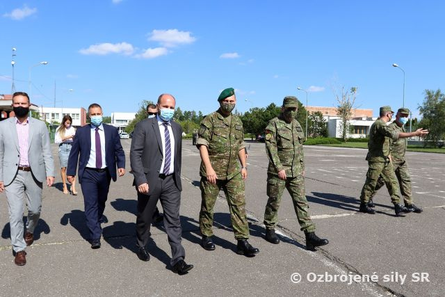 Návšteva ministra obrany SR vo Veliteľstve posádky Bratislava