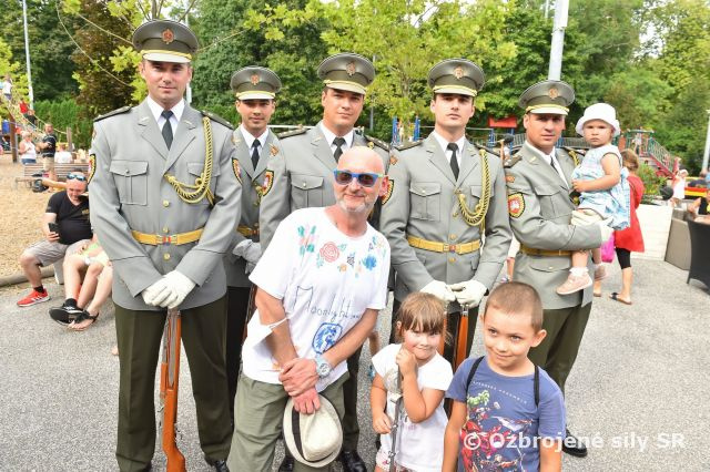 „Na palube jednorožca“