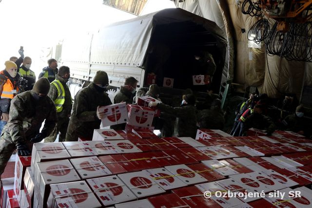 Nasadenie príslušníkov Veliteľstva posádky Bratislava pri zabezpečení zdravotníckeho materiálu