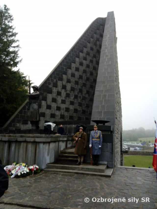Pietna spomienka na obete Karpatsko-duklianskej operácie