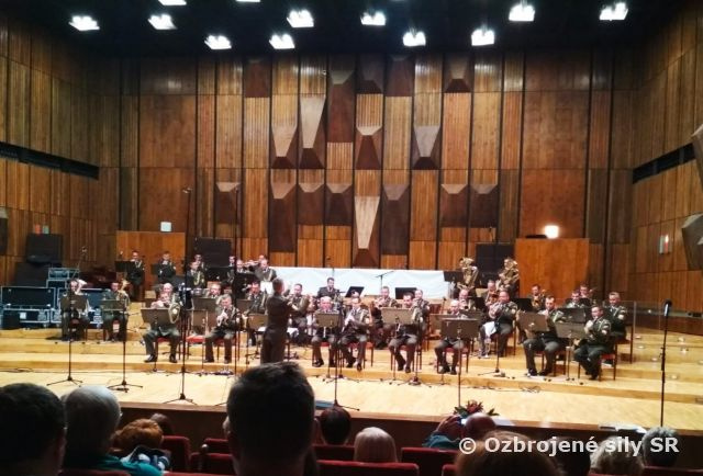 Vojenská hudba OS SR v Rádiu Regina