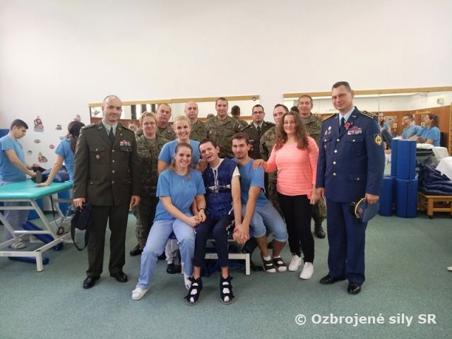 Návšteva kolegu desiatnika Ondreja Kováča v Medical center ADELI Piešťany