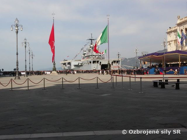 Slávnostná vojenská prehliadka v Terste