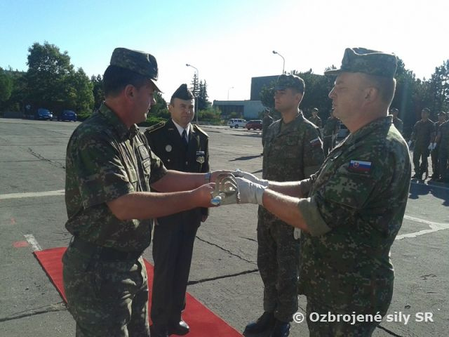 Slávnostný nástup pri príležitosti preberania funkcie veliteľa Čestnej stráže OS SR