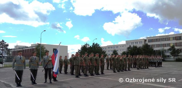 Slávnostný nástup Veliteľstva posádky Bratislava
