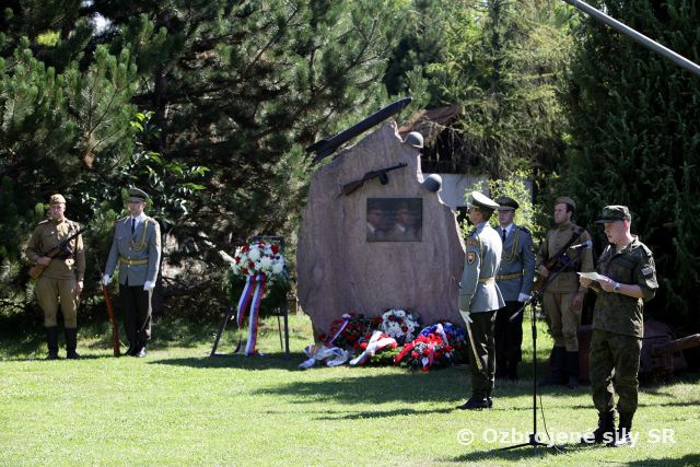 Pietna spomienka na hrdinov II. svetovej vojny za účasti Veliteľstva posádky Bratislava