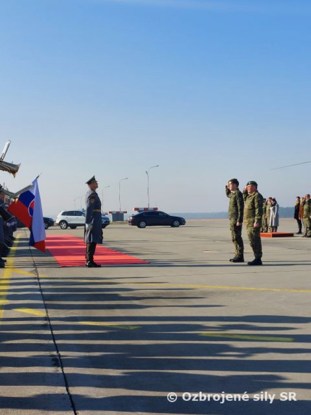 Úplné vojenské pocty pre náčelníka Generálneho štábu Armády Českej republiky