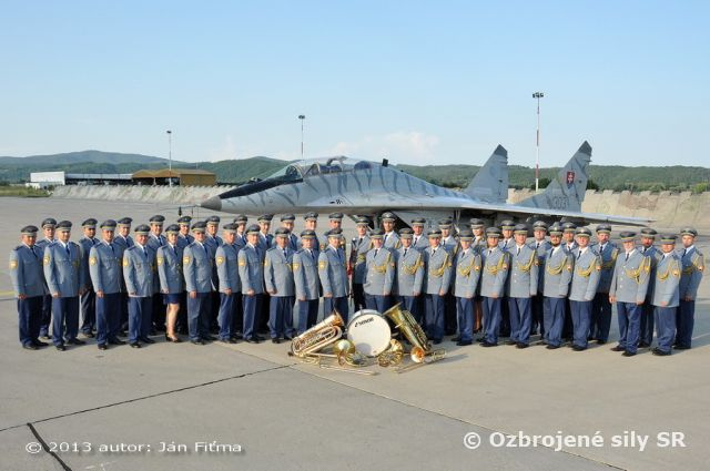 Vojenská hudba Banská Bystrica spestrila prezentačnú aktivitu k SIAF 2013