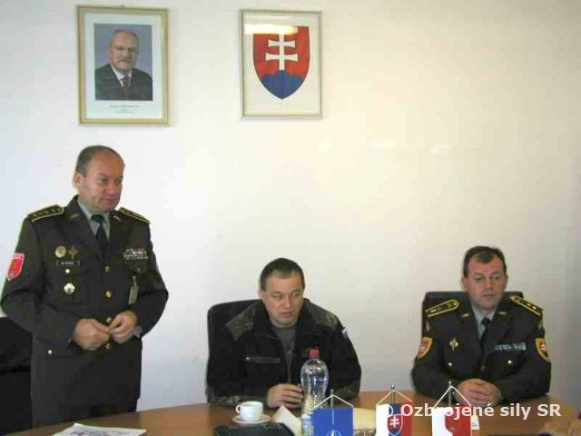 Návšteva zástupcu SVaP Trenčín na Veliteľstve posádky Bratislava - doplnené