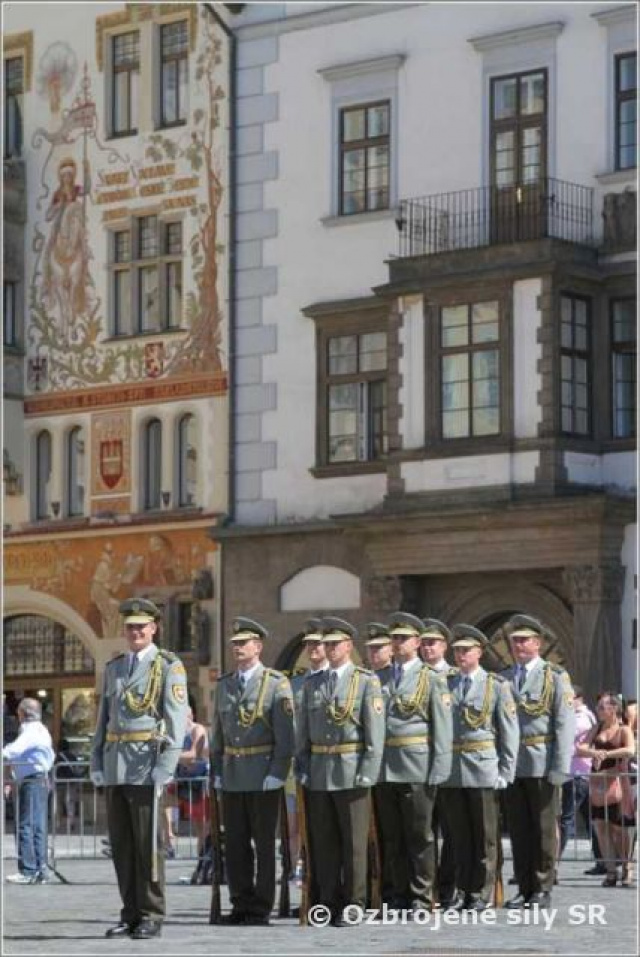 Čestná stráž OS SR na oslavách v Prahe