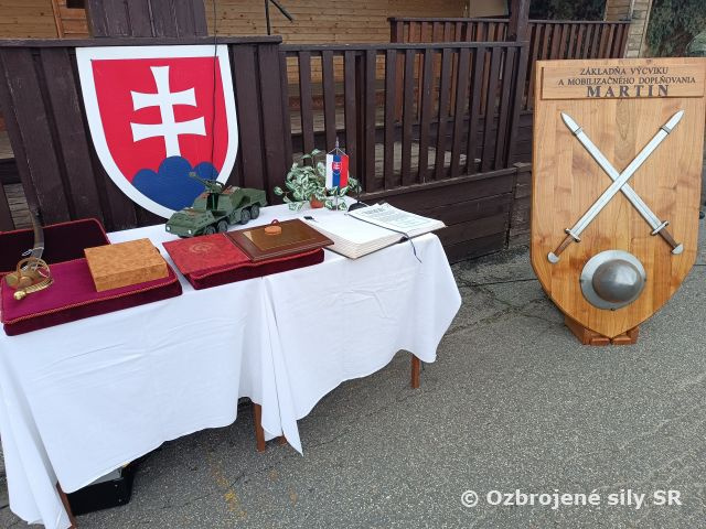 Odovzdanie a prevzatie funkcie veliteľa Poddôstojníckej akadémie