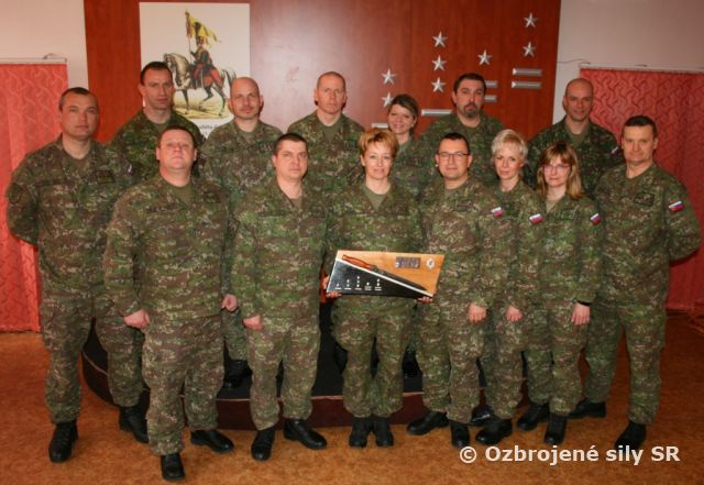 Slávnostné ukončenie kurzu pre výkonných poddôstojníkov, kurzu  pre technikov rôt a  pre inštruktorov