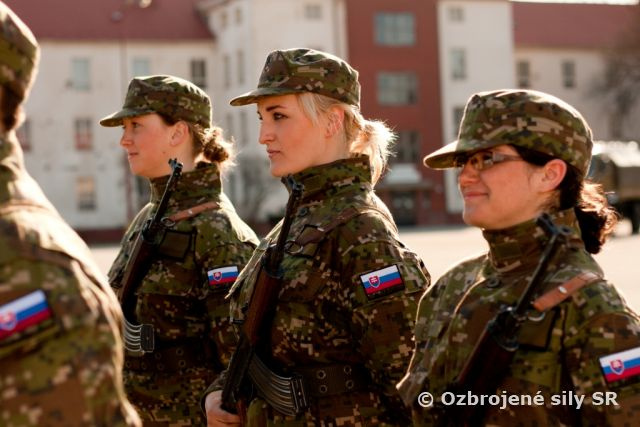 Slávnostné vyradenie čakateľov základného vojenského výcviku