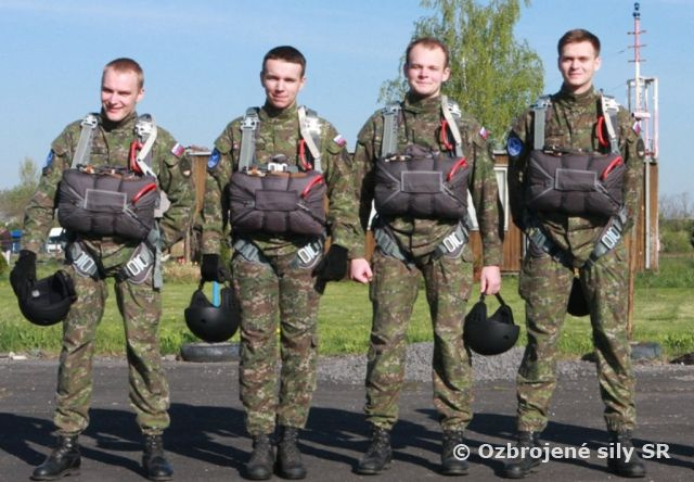 Zoskoky nových výkonných letcov