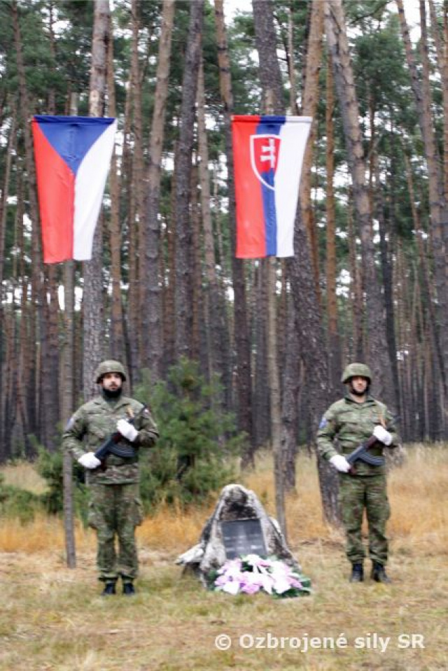 Pietna spomienka na  československého pilota podplukovníka Františka Maxu