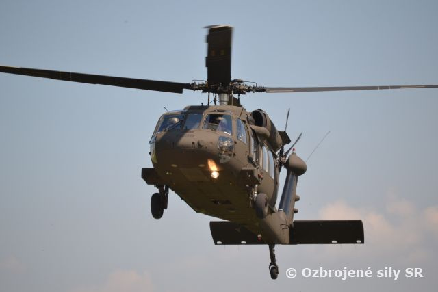 Black Hawk v oblakoch prvykrát so slovenskou posádkou