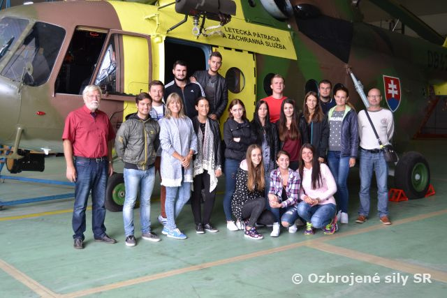 Poslucháči Akadémie policajného zboru navštívili vrtuľníkové krídlo