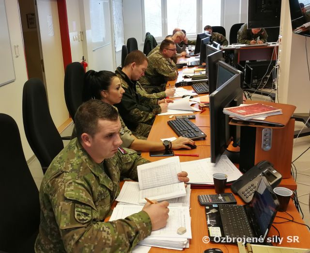 Michalovskí delostrelci cvičili na Lešti