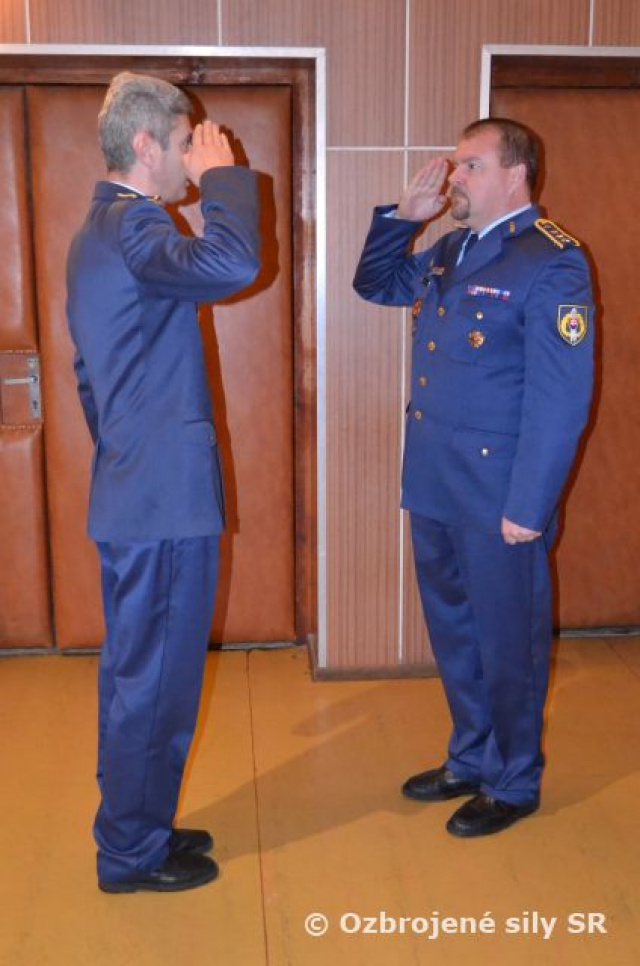 Slávnostný nástup vrtuľníkového krídla