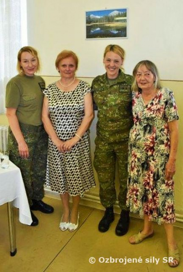 Slávnostná rozlúčka so zamestnankyňami levického práporu