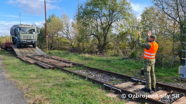 Letci z Kuchyne cvičili na železnici