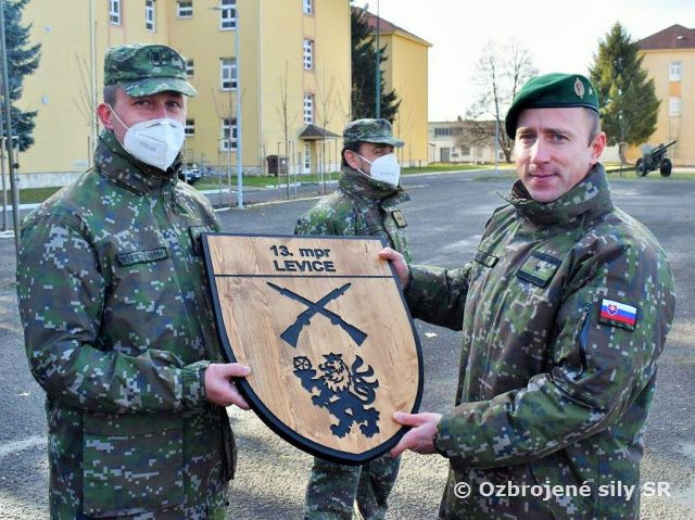 Slávnostná rozlúčka s odchádzajúcimi levickými vojakmi