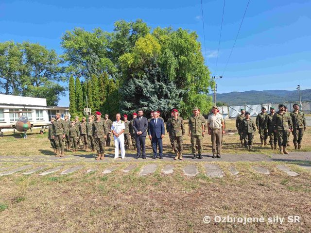 Španielsky generál na letisku v Kuchyni