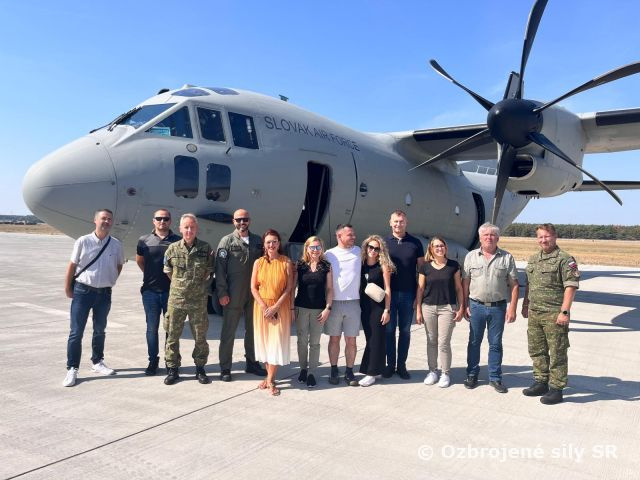 Zamestnanci z jadrovej elektrárne navštívili letisko v Kuchyni