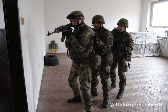 Začal sa výcvik boja v zastavaných priestoroch