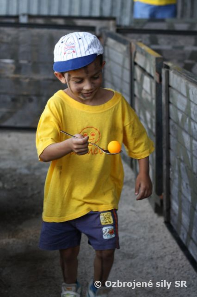 "Domovákom" pripravili vojaci z 22. mechanizovaného práporu športový deň