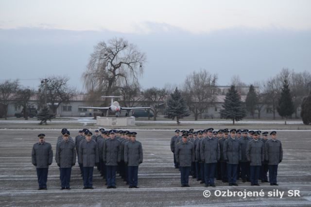 Slávnostný nástup vrtuľníkového krídla