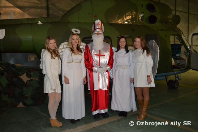 Mikulášska nádielka vo vrtuľníkovom krídle