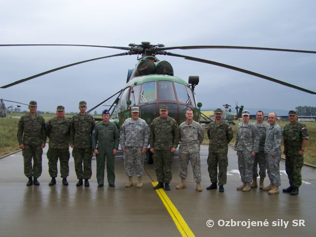 Generál Umbarger navštívil vrtuľníkové krídlo v Prešove