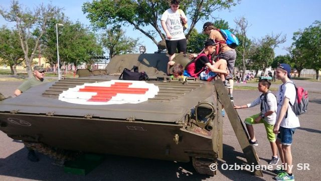 Deň detí s 13. mechanizovaným práporom