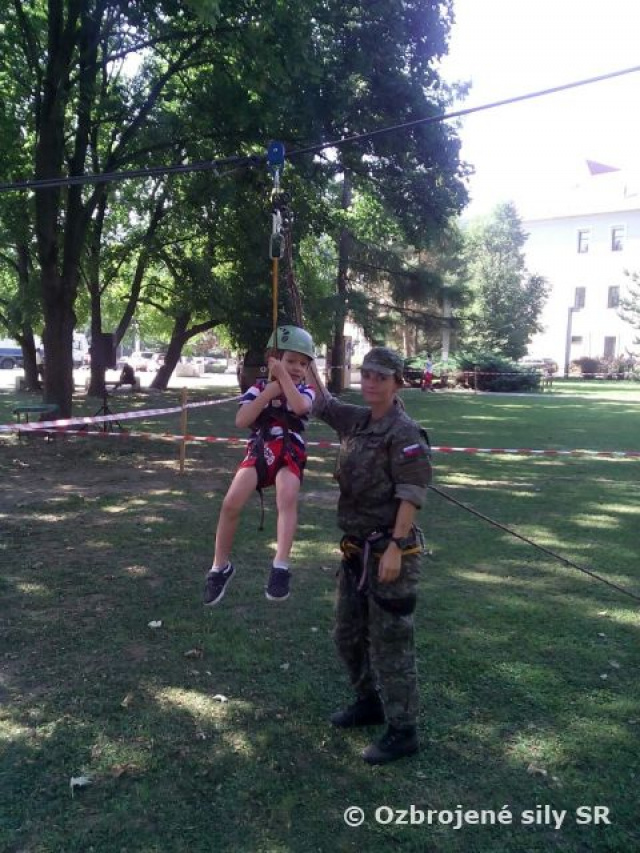 Levičania podporili oslavy 71. výročia SNP v Banskej Bystrici